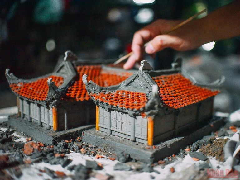 Lưu giữ nét văn hóa dân gian qua bàn tay chàng trai 9x -0