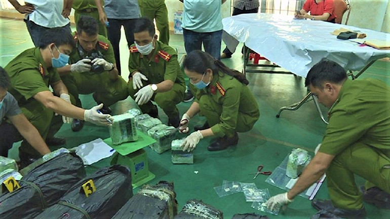 Số ma túy đá mà hai đối tượng vận chuyển bị Công an tỉnh Đắk Lắk phát hiện, bắt giữ. Biểu dương và trao thưởng Công an Đắk Lắk bắt vụ vận chuyển số lượng ma túy lớn nhất từ trước đến nay ở Tây Nguyên -0