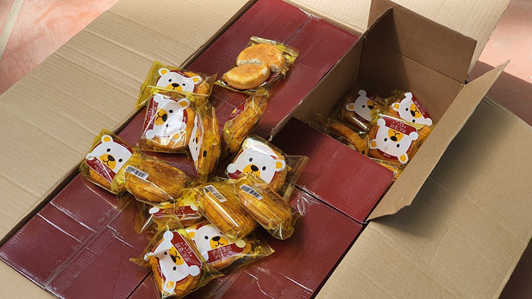 Điều tra vụ xe “luồng xanh” chở gần 10 tấn bánh trung thu nhập lậu -0