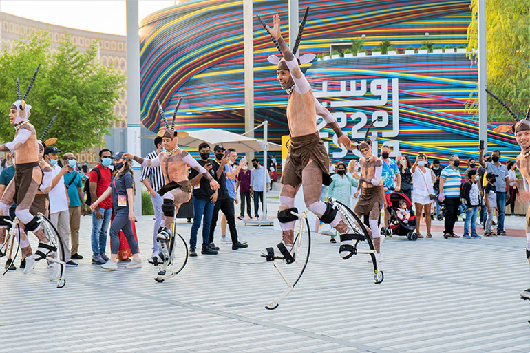 EXPO 2020 Dubai thu hút khách du lịch đến từ khắp nơi trên thế giới. (Ảnh: Vietnam EXPO 2020 Dubai) Truyền thông quốc tế đưa tin đậm nét về Nhà Triển lãm Việt Nam tại EXPO 2020 -0