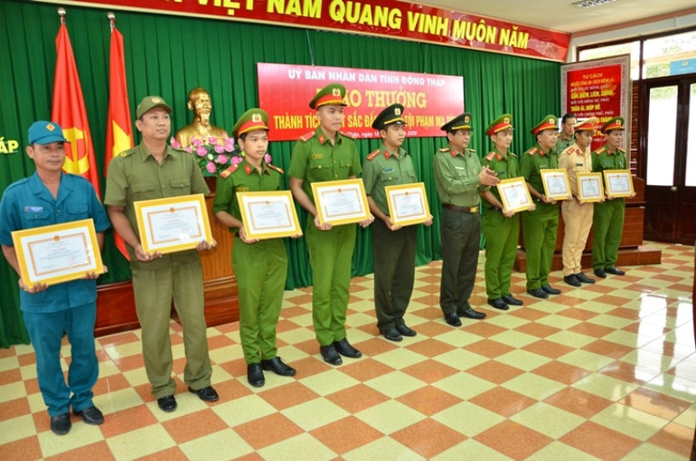 Đấu tranh với tội phạm tuyến biên giới trong mùa dịch Covid-19 -0
