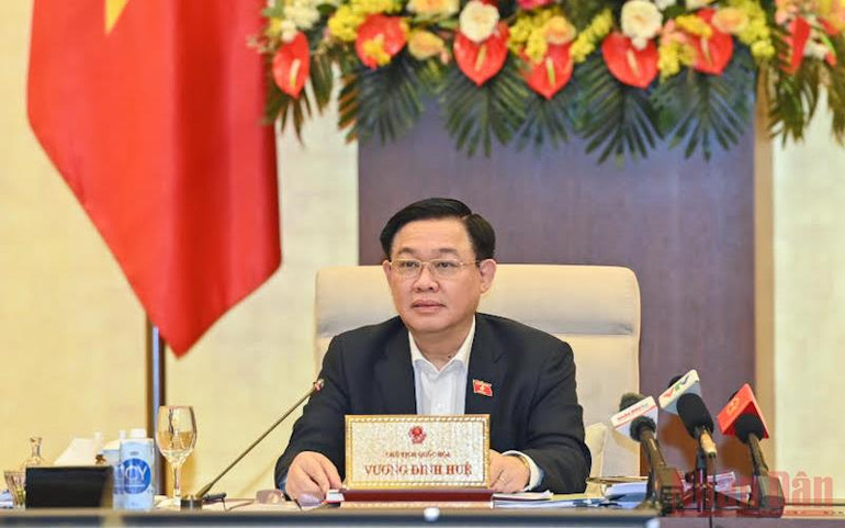 Chủ tịch Quốc hội Vương Đình Huệ phát biểu cho ý kiến vào nội dung phiên họp. Ảnh: Duy Linh Tái cơ cấu kinh tế theo hướng “xanh hơn, số hóa, tăng năng lực đổi mới sáng tạo” -0