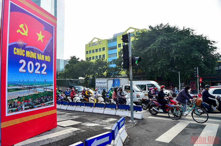 Hà Nội “thay áo mới” rực rỡ đón Xuân Nhâm Dần 2022 -0