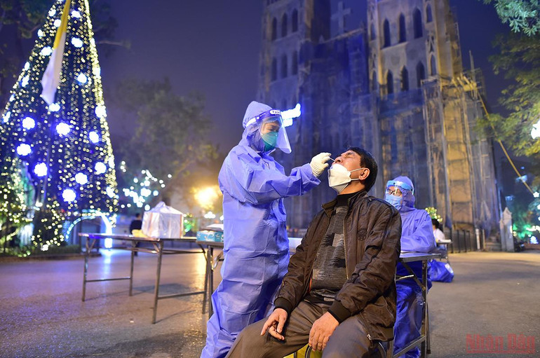 Một mùa Giáng sinh đặc biệt của 2 thành phố lớn Hà Nội và thành phố Hồ Chí Minh -0