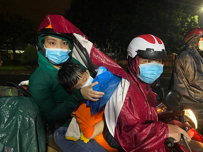 Kiệt sức trên đường hồi hương -0