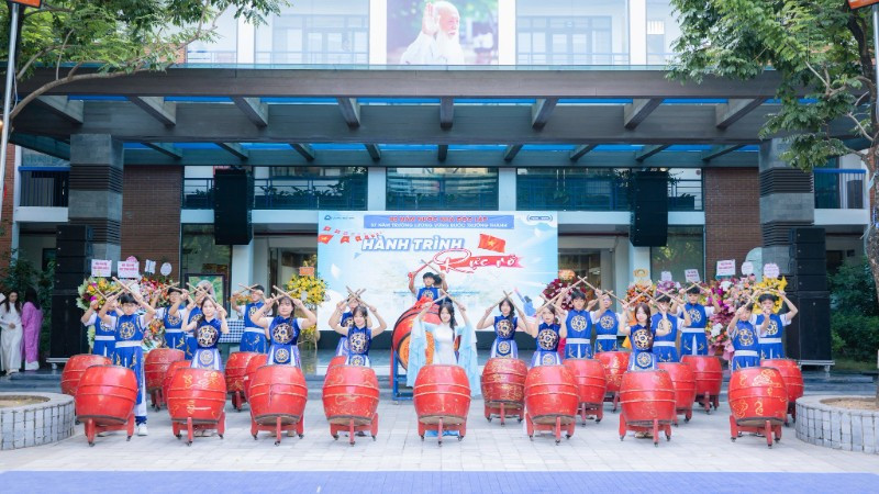 Tưng bừng trống hội trong Lễ khai giảng năm học 2025-2026.