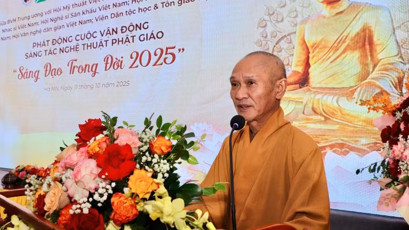 Hòa thượng Thích Thanh Điện thay mặt Hội đồng trị sự Trung ương Giáo hội Phật giáo Việt Nam phát biểu tại buổi lễ.