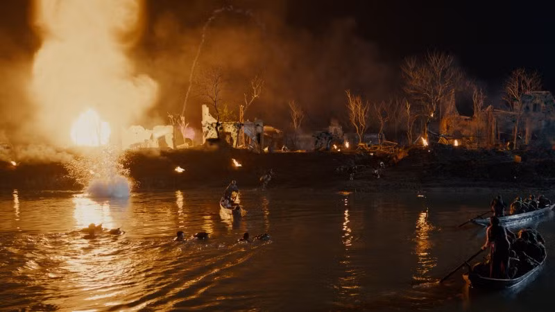 Cảnh trong phim truyện điện ảnh "Mưa đỏ" được Điện ảnh Quân đội nhân dân sản xuất.