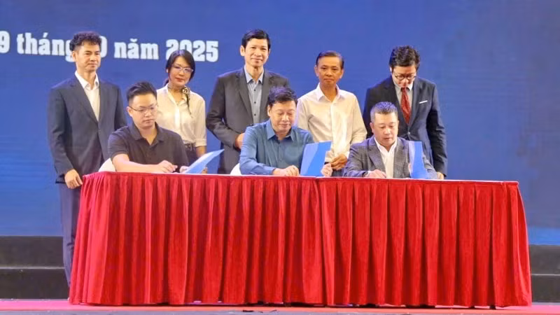 Nhà hát Múa rối Việt Nam ký kết hợp tác với các đơn vị.