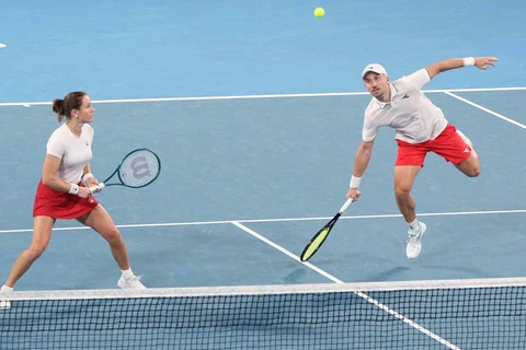 Bộ đôi Katarzyna Kawa và Jan Zielinski mang về chiến thắng cho đội tuyển quần vợt Thụy Sĩ. (Ảnh: United Cup)