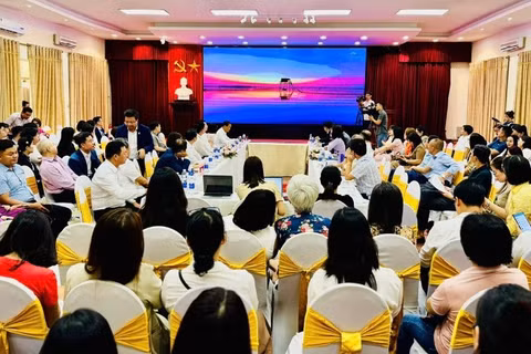 Toàn cảnh Hội nghị xúc tiến, quảng bá du lịch Hưng Yên-Ninh Bình-Cà Mau.