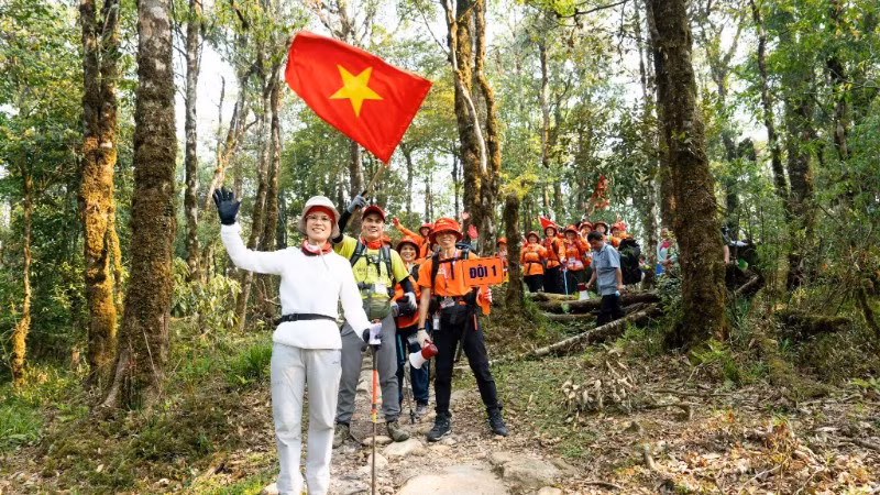 Thạc sĩ tâm lý Nguyễn Thị Lanh cùng đoàn Minh Trí Thành trên hành trình bứt phá bản thân.