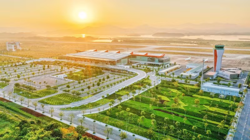 Cảng hàng không quốc tế Vân Đồn - sân bay tư nhân đầu tiên của Việt Nam.