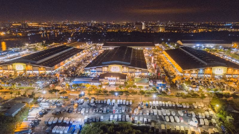 Chợ đầu mối "không ngủ" Bình Điền. (Ảnh: SATRA)