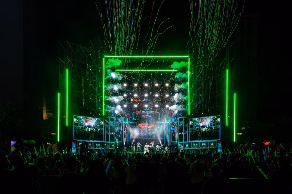 E-Concert tại Ngày tài chính số 2026 thu hút 20.000 khán giả đến cổ vũ.