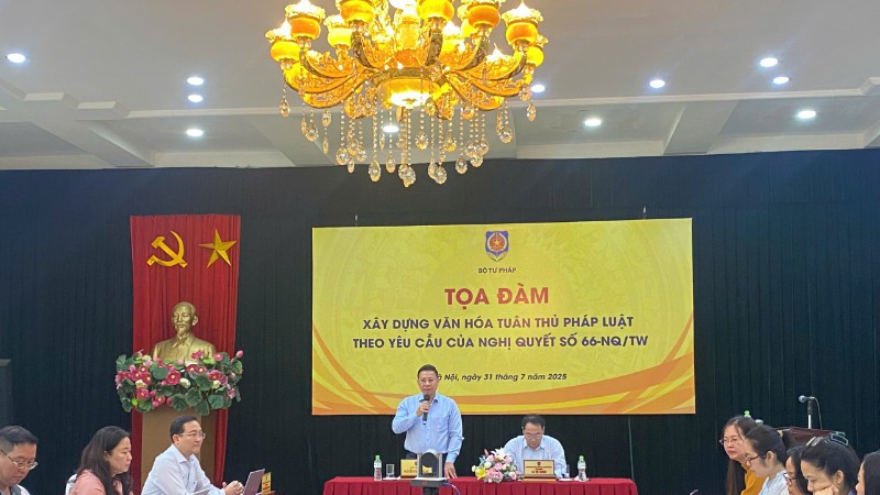 Quang cảnh tọa đàm.