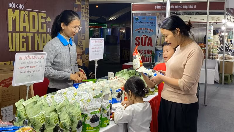 Sự kiện là dịp để các doanh nghiệp hàng Việt Nam quảng bá sản phẩm đến người tiêu dùng.