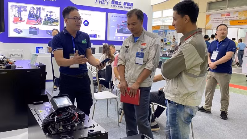 Các giải pháp công nghệ được giới thiệu tại Hội chợ triển lãm ENTECH Hà Nội 2024. (Ảnh: NGUYÊN TRANG)