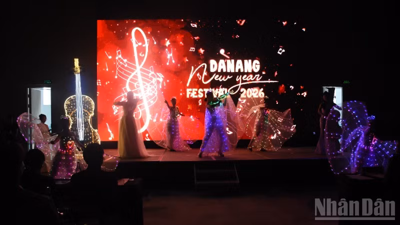 Nhiều hoạt động được tổ chức phục vụ người dân, du khách trong Lễ hội Chào năm mới 2026. (Ảnh: ANH ĐÀO)