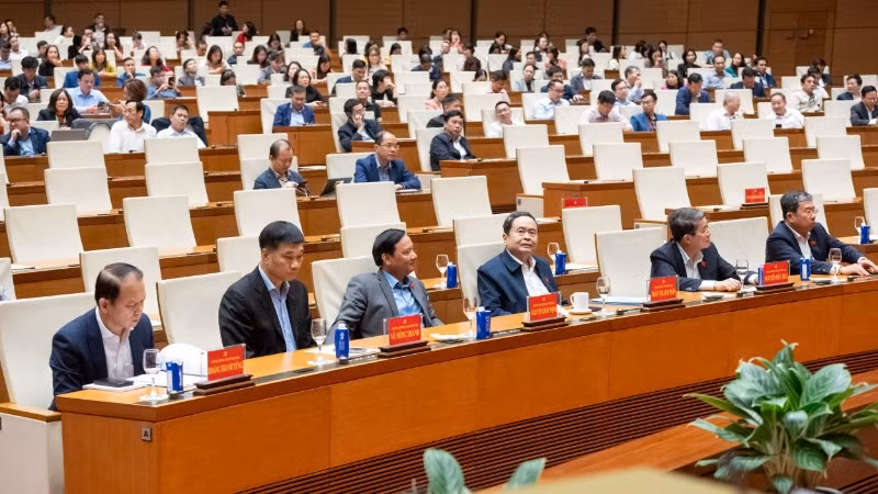 Chủ tịch Quốc hội Trần Thanh Mẫn và các Phó Chủ tịch Quốc hội và các đại biểu dự hội nghị. (Ảnh: DUY LINH)