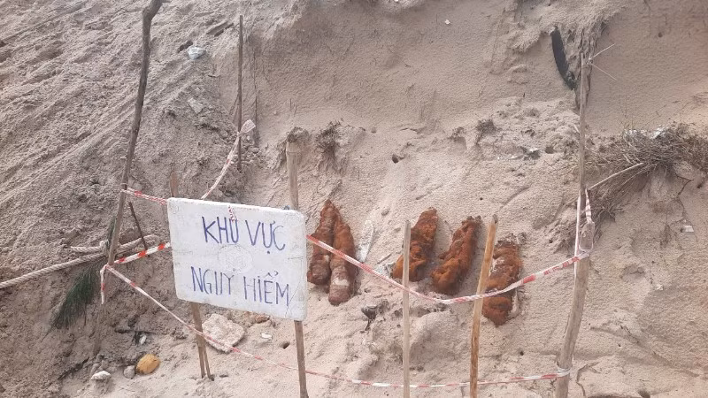 Phát hiện vật liệu nổ ở vùng biển thôn 6, xã Triệu Cơ, tỉnh Quảng Trị.