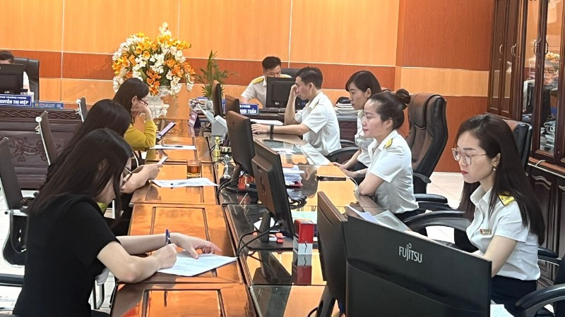 Tháng 7/2025, thu ngân sách nhà nước ước đạt 236,9 nghìn tỷ đồng, bằng 12% dự toán năm. (Ảnh: MINH PHƯƠNG)