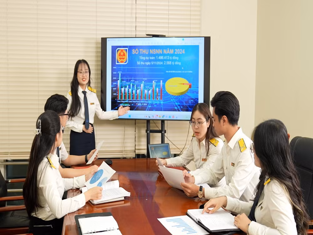 hn-dien-hinh-tien-tien00-00-11-26still002.jpg
