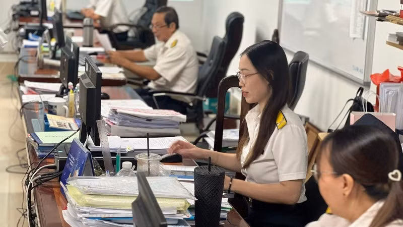 Bộ Tài chính đã rà soát và đề xuất điều chỉnh mạnh biểu thuế lũy tiến từng phần, giảm số bậc thuế từ 7 xuống còn 5 bậc. (Ảnh: MINH PHƯƠNG)