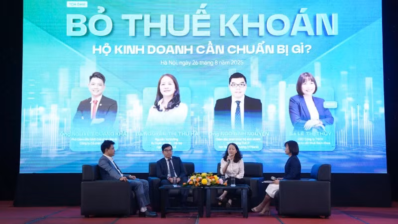 Các chuyên gia cũng đã cùng thảo luận, phân tích quy định pháp lý và nghĩa vụ mới của hộ kinh doanh sau khi bỏ thuế khoán.
