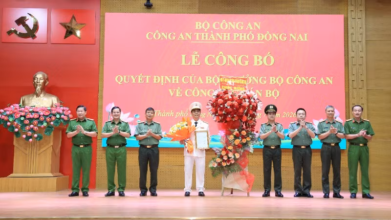 3-4639.jpg