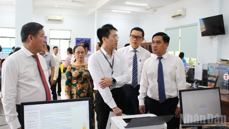 Lãnh đạo tỉnh Đồng Nai và thành phố Biên Hòa kiểm tra việc vận hành thử nghiệm tại phường Phước Tân. ndo_br_11-resize-2646.jpg