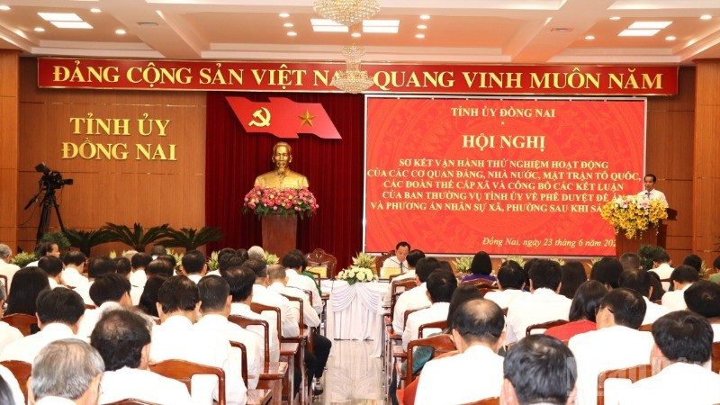 Đồng chí Thái Bảo lưu ý, tiếp tục rà soát, điều chỉnh các nội dung còn bất cập trong cơ chế phối hợp, quy trình xử lý công việc để mô hình chính quyền cấp xã mới thực sự hoạt động hiệu quả, gần dân, phục vụ người dân. ndo_br_1-resize-2301.jpg