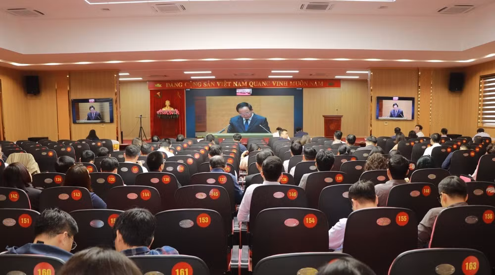 Bộ Công thương nghiêm túc quán triệt Nghị quyết 79 và 80 tại Hội nghị trực tuyến toàn quốc.