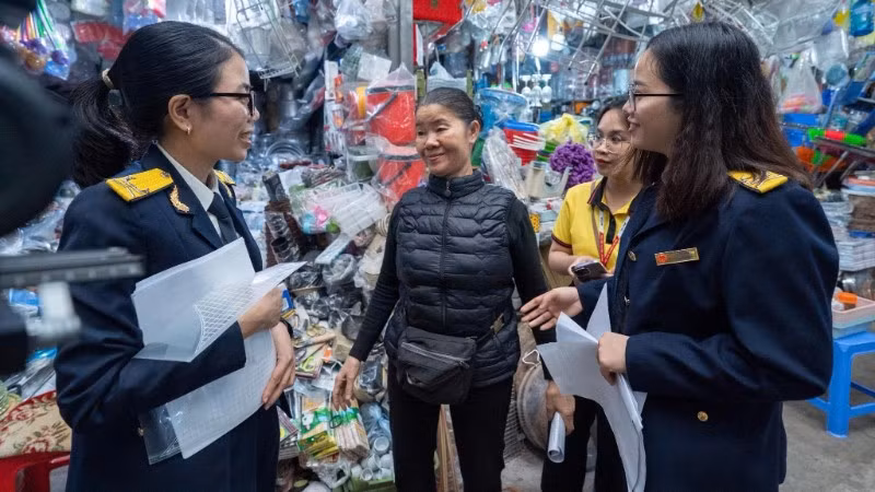 Hộ kinh doanh có doanh thu năm hơn 1 tỷ đồng phải áp dụng hóa đơn điện tử có mã của cơ quan thuế.