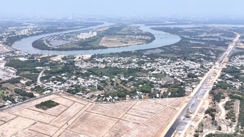 Đồng Nai đang tăng tốc hoàn thiện hạ tầng giao thông để thu hút đầu tư, thúc đẩy tăng trưởng.