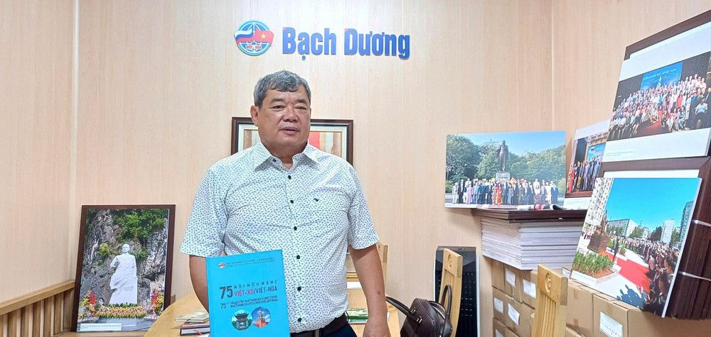 Nhà văn Nguyễn Quang Chánh. nha-van-nqchanh.jpg