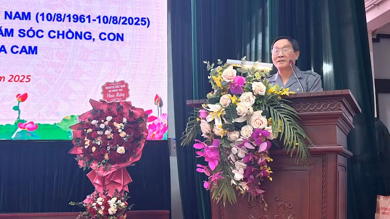 Chủ tịch Hội Nạn nhân chất độc da cam/dioxin thành phố Hà Nội Trần Văn Quang phát biểu khai mạc sự kiện.