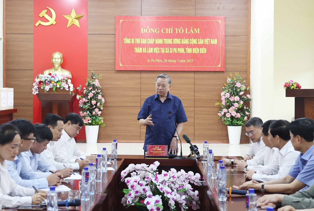 Tổng Bí Thư Tô Lâm phát biểu tại buổi làm việc với xã Si Pa Phìn, tỉnh Điện Biên. (Ảnh: Thống Nhất - TTXVN) tbt-taidienbien2.jpg