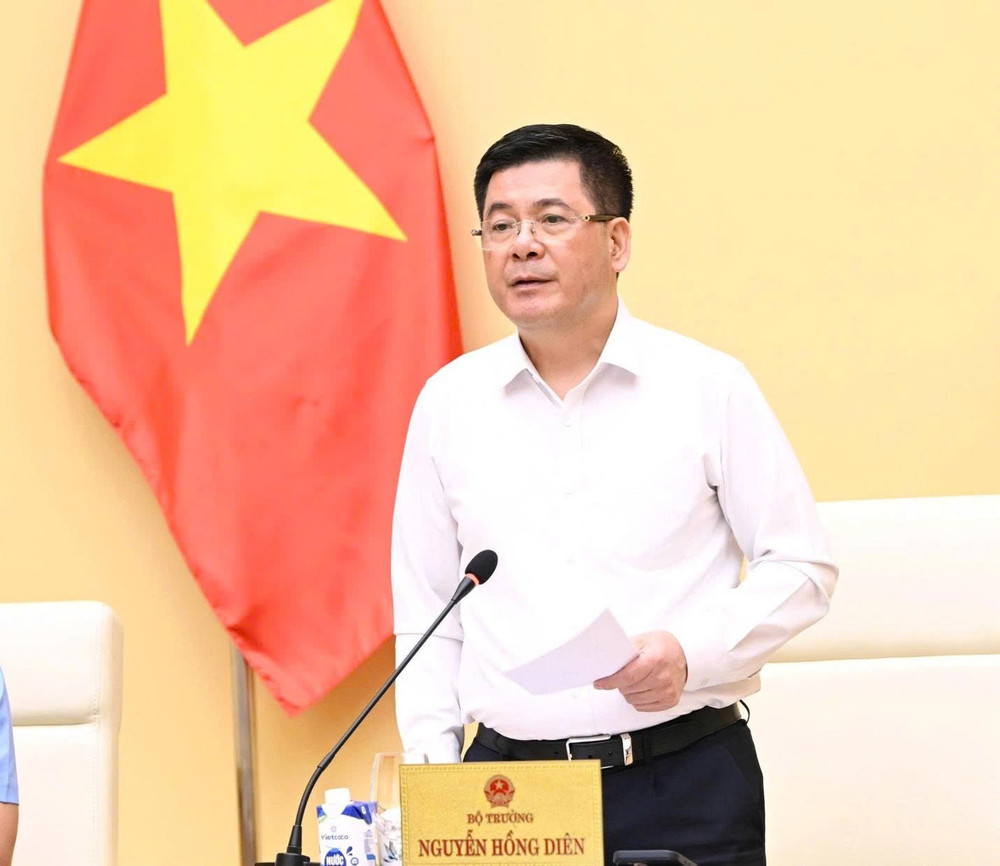 Bộ trưởng Nguyễn Hồng Diên chủ trì cuộc họp. btct31.jpg
