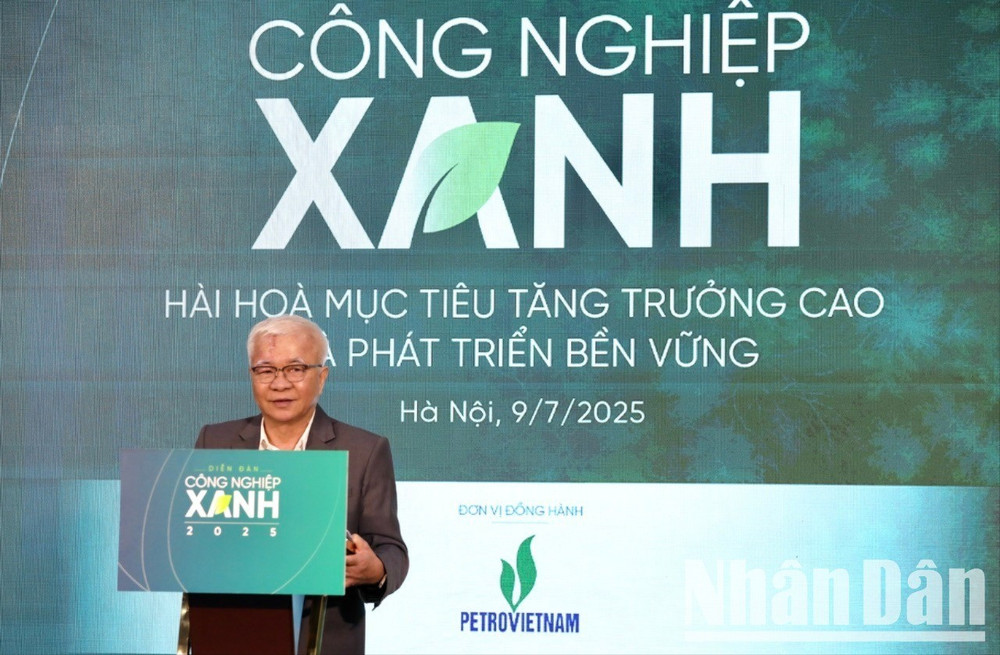 Ông Chử Văn Lâm, Chủ tịch Hội đồng Biên tập Tạp chí Kinh tế Việt Nam. onglam97-4350.jpg