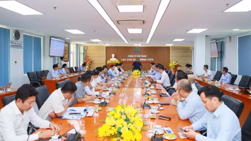 Toàn cảnh buổi làm việc của Bí thư Tỉnh ủy Quảng Ngãi Hồ Văn Niên với BSR.