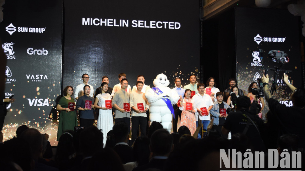 Các nhà hàng, đầu bếp đón nhận giải thưởng từ MICHELIN Guide. (Ảnh: ANH ĐÀO) dsc-9701-869.jpg