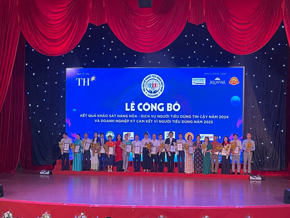 Vinh danh Top 100 hàng hóa, dịch vụ được người tiêu dùng tin cậy. top-100.jpg