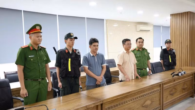 Công an Đà Nẵng ra Quyết định khởi tố vụ án, khởi tố bị can, bắt tạm giam đối với 2 đối tượng Nguyễn Tiến Trãi, Nguyễn Anh Tuấn. (Ảnh: Công an cung cấp)