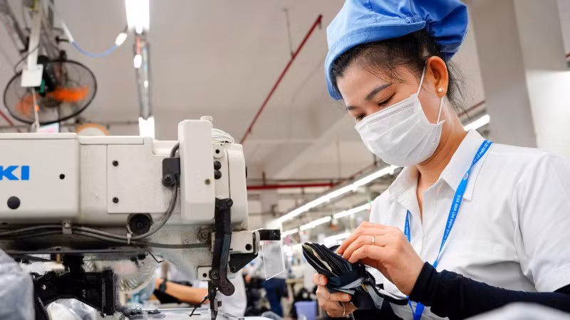 Công nhân làm việc tại Công ty Cổ phần Dệt may 29-3, thành phố Đà Nẵng