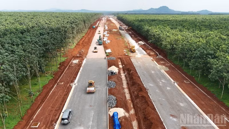 Đường Vành đai 1 Long Khánh đang được tăng tốc đẩy nhanh tiến độ để hoàn thành cuối năm 2025.