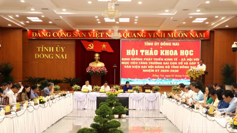 Quang cảnh hội thảo khoa học.
