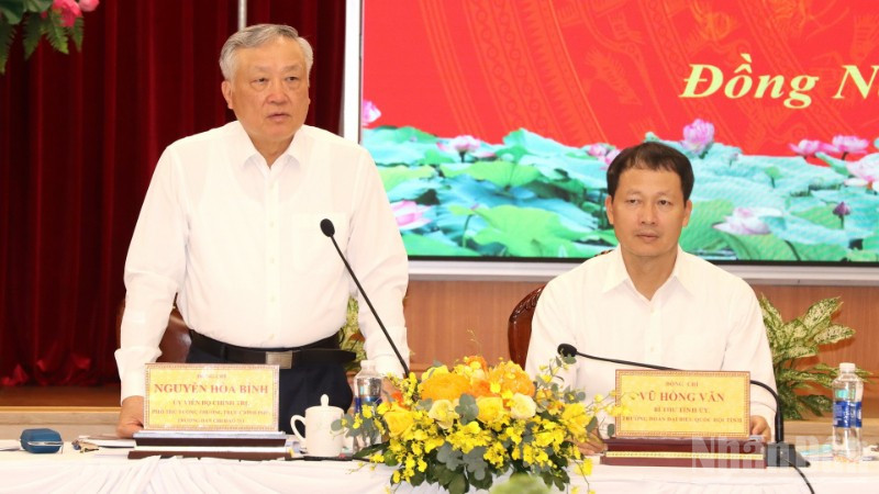 Phó Thủ tướng Thường trực Chính phủ Nguyễn Hòa Binh phát biểu tại buổi làm việc.