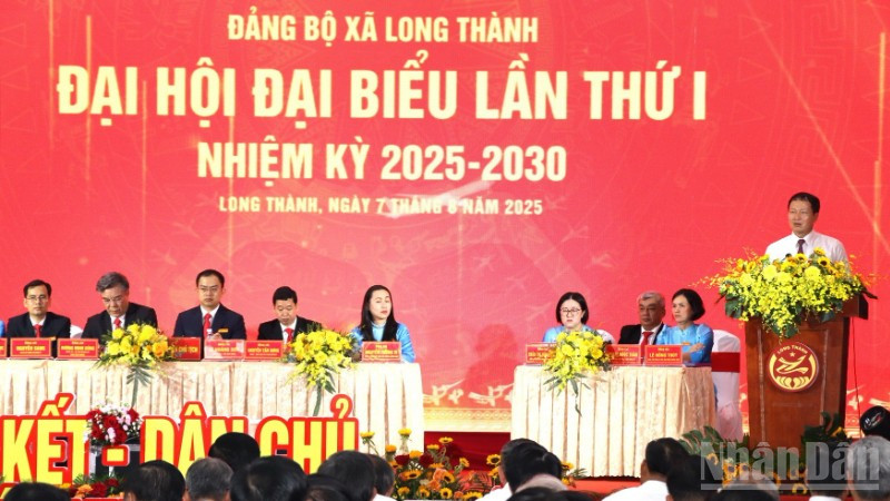 Bí thư Tỉnh ủy Đồng Nai Vũ Hồng Văn phát biểu chỉ đạo tại Đại hội.