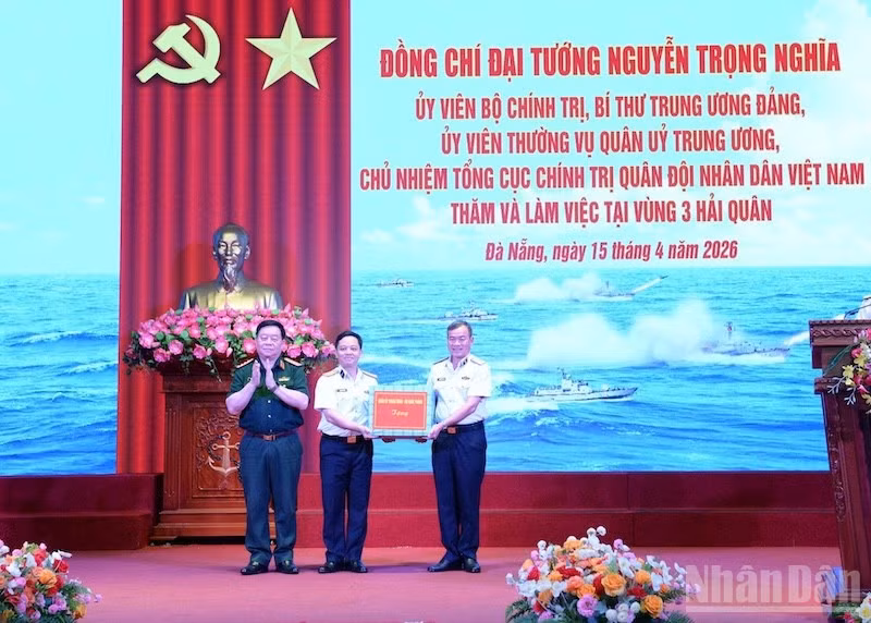 Đại tướng Nguyễn Trọng Nghĩa thăm, làm việc với Bộ tư lệnh Vùng 3 Hải quân.